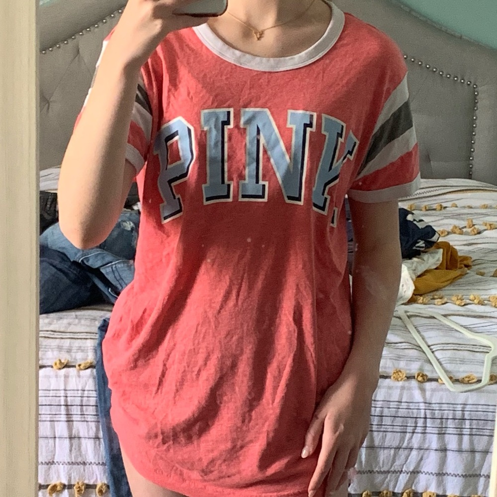 VS PINK tee